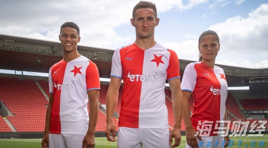 广州千人齐聚观看阅兵直播 老兵：我国军事发展日新月异